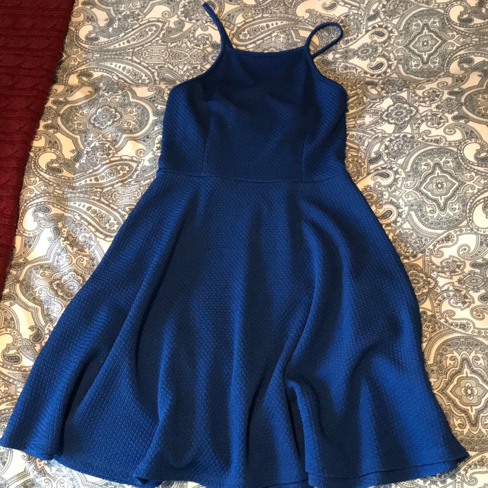 Backless dress
